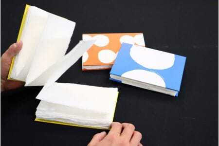 「土佐和紙御朱印帳」と「土佐硯」セット（直径9cm×13㎝）