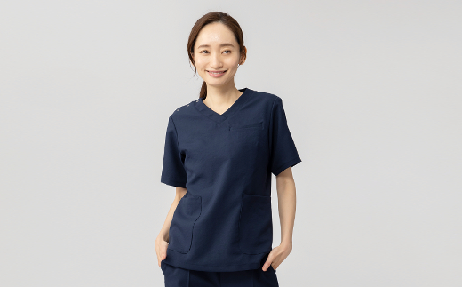 レピウスの白衣 【レディース】スクラブ リンクル / ネーム刺繍付き (カラー：ネイビー、サイズ：M)