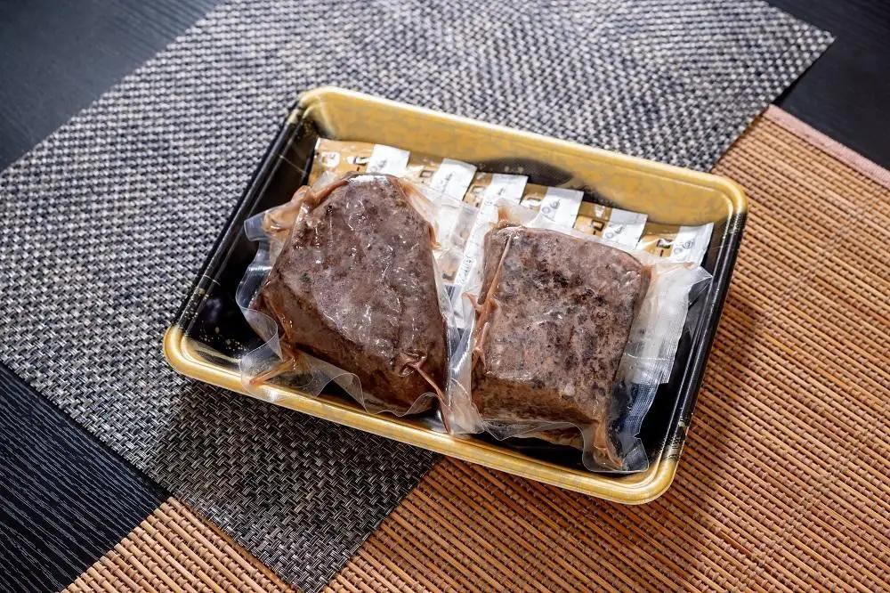 A4ランク 以上 国産牛肉 京都姫牛 ローストビーフ  600g （300g×2本） / 肉 和牛 ギフト 綾部市 / 肉匠　京都姫牛　綾部牧場［BSDR026］