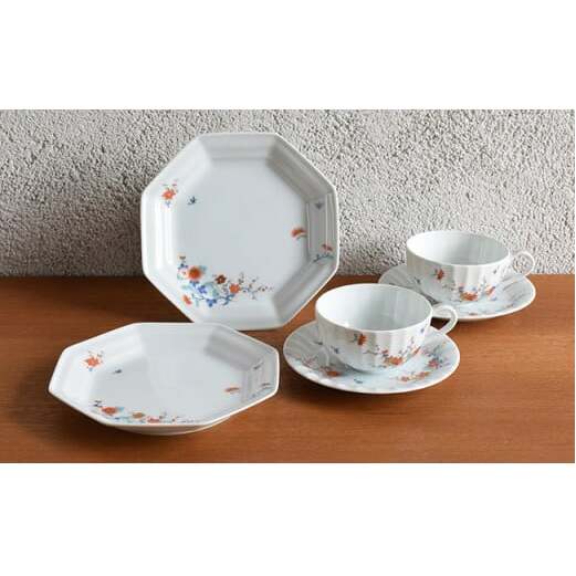 有田焼 色絵花鳥紋 ペア紅茶碗皿・ケーキ皿【深川製磁】食器 器 うつわ 皿 デザート皿 プレート メインプレート ティーカップ カップ＆ソーサー 食器セット 縁起物 贈り物 ギフト A170-24