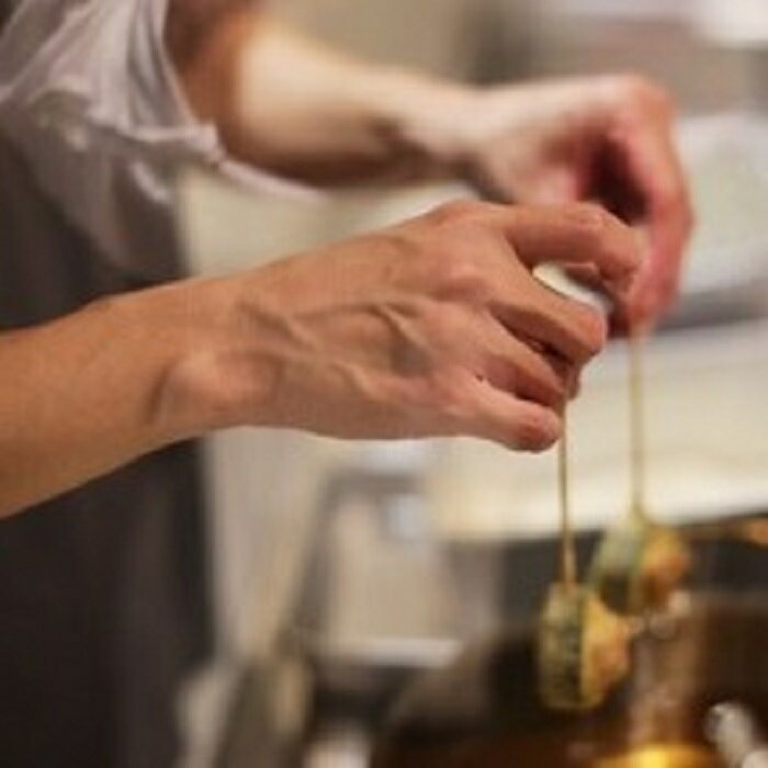 【ふるさと納税】「串揚＋燻製」TE kara TE　のお食事券（026_5002）