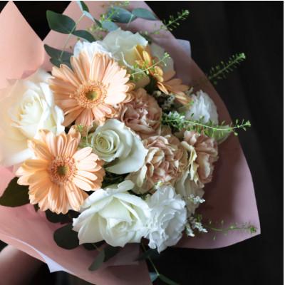 ふるさと納税 筑西市 季節のお花で束ねたブーケ【花瓶用】/Sサイズ |  | 01