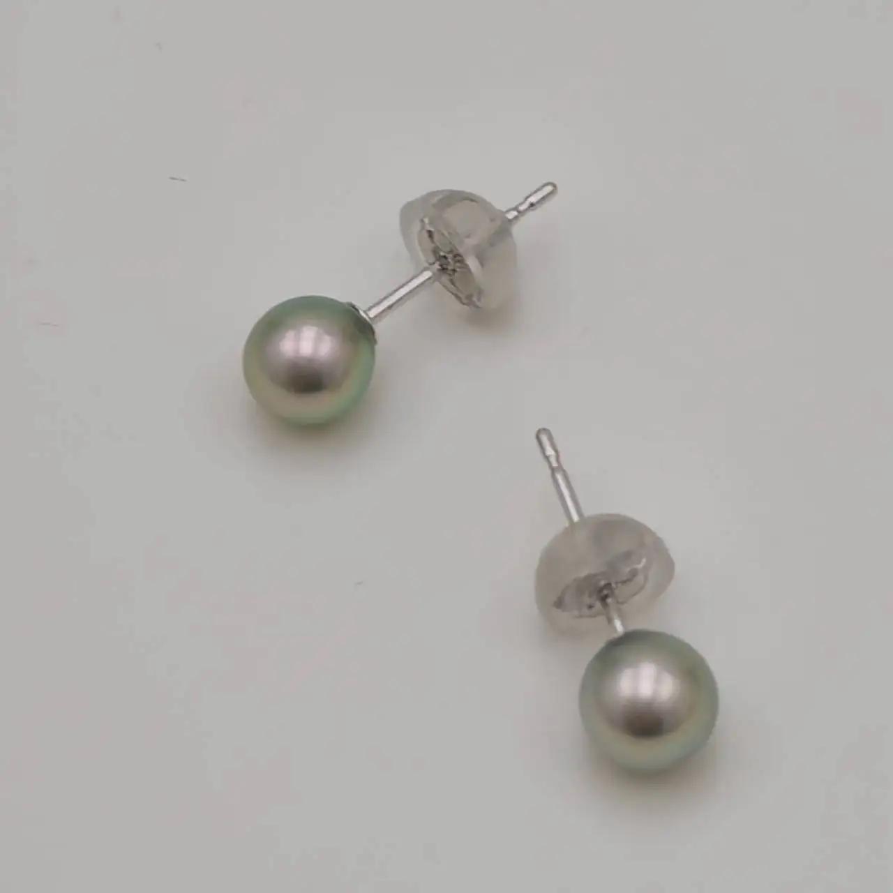 真珠 ピアス 4.5 mm K10WG アクセサリー パール ジュエリー 三重 伊勢 志摩 真珠 パール アコヤ真珠 アコヤ貝 あこや 冠婚葬祭 慶事 誕生日 結婚式 記念日 お祝い 贈り物 ギフト デイリーピアス、シルバーグレー4.5 mmのベビーパールピアス