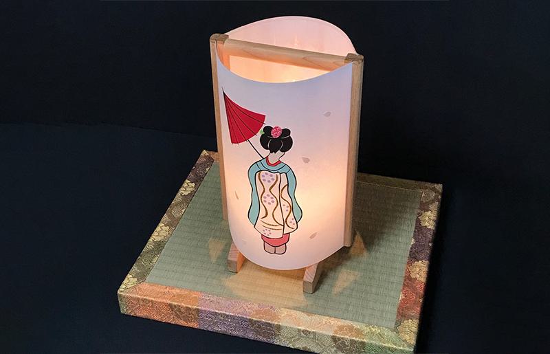 着物生地で作ったおしゃれな行灯（あんどん） 舞妓さんとつるし飾り【朱印 御朱印帳 ご朱印帳 おしゃれ 神社 大阪 泉佐野 大阪府 泉佐野市】