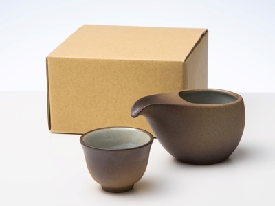 【萬古焼（ばんこやき）】玉露、かぶせ茶、高級茶葉をより美味しく愉しむ茶器。和洋のインテリアを選ばないモダンデザイン。ひとしずく（急須と煎茶碗）セット 【しろ】 藤総製陶所