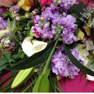 ふるさと納税 吉岡町 季節のお花を詰め合わせた花束ギフトLL |  | 02
