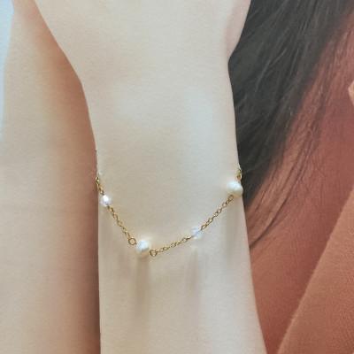 ふるさと納税 小山市 淡水パールとクリスタルビーズのブレスレット |  | 02