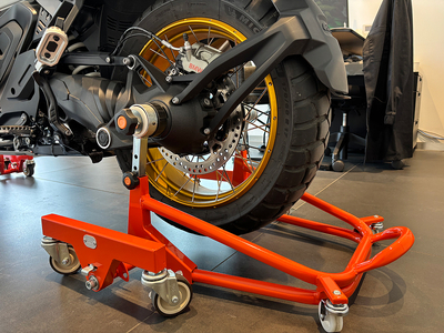 理想のバイクスタンド ガレージREVO BMW極太貫通ショートタイプ［184M04］