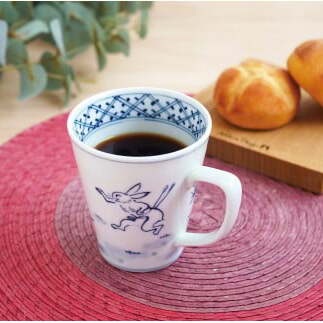 有田焼 染付鳥獣戯画 矢持ゆったりマグカップ よう楽庵・たかす A18-45_イメージ2