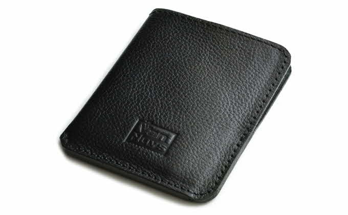 
VanNuys 胸ポケットに入る薄型ランチ財布兼薄型名刺ケース
