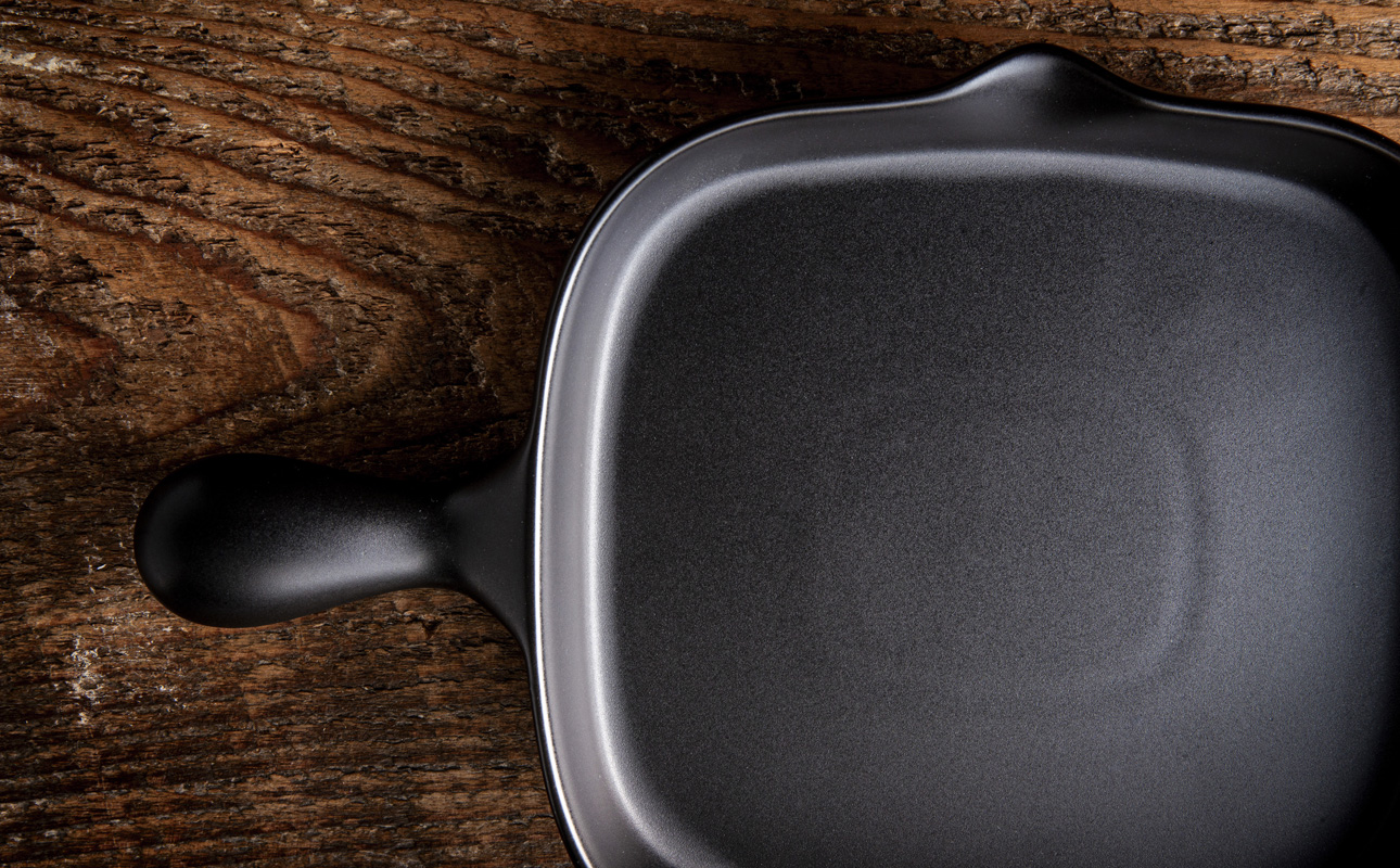 【萬古焼(ばんこやき)】Handmade土鍋 弥生陶園　職人が一つ一つ丁寧に成形し焼き上げる、こだわりの逸品　土鍋の国内生産80％のシェアを誇る伝統の萬古焼　TS-602 角グリルプレート（ロング）（