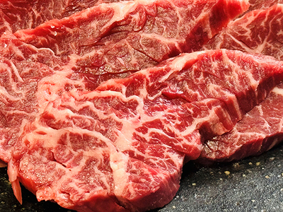 【定期便】定期便　和牛入国産牛　ハラミ焼肉　秘伝の自家製タレ漬け(480g×2)全３回【FO52U】