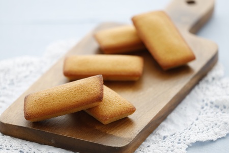 Y1003 【無添加スイーツ詰め合わせ】八頭のバウム焼き菓子ギフトセット〈大江ノ郷自然牧場より直送〉