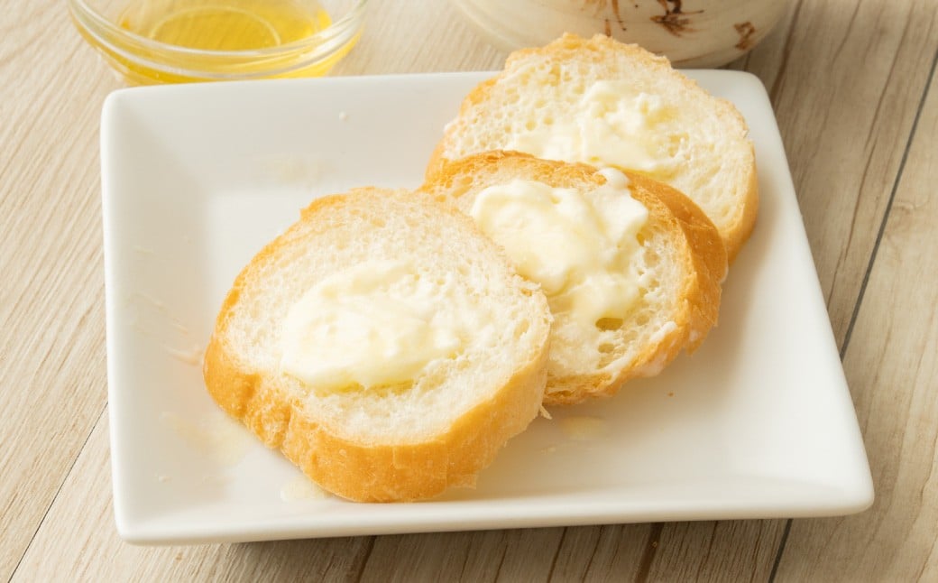 【2回定期便】 パンにおいしいよつ葉バター 100g×4個 セット 計8個