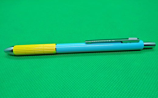 ＜ウクライナ支援＞ 2色ボールペン (赤・黒)＋シャープペンシル (0.5) 油性 スリム 2色 ボールペン シャープペンシル 細軸 ペン 文房具 ウクライナ F20E-788