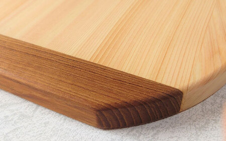 【反り止め付き】紀州ひのきの丸型まな板(35cm) 自立型　日田市 / 木の蔵 仙遊 カッティングボード 木製 包丁に優しい[ARFK006]