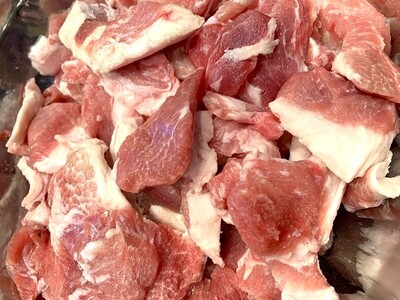 【直売不揃いご家庭用】霧島ホエー豚不揃い焼肉用切り落とし　300ｇ×5Ｐ（国産 豚 豚肉 産地直送 宮崎県産 小分け 焼肉用 不揃い 切り落とし 送料無料）