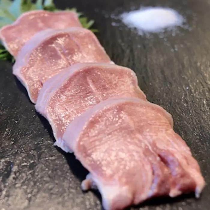 高知県産 力豚 厚切り豚タン 500g 焼肉 BBQ おつまみ ギフト用 国産 ブランド豚 真空冷凍