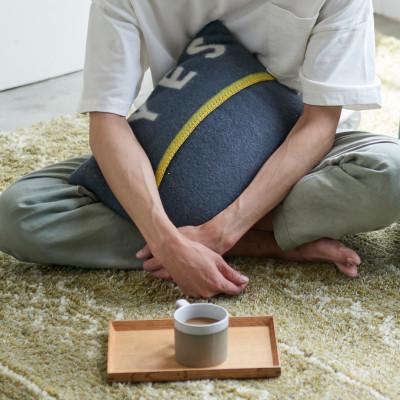 ふるさと納税 泉大津市 インテリアのアクセント 純天然素材 ウールのミニクッション【LOOM&SPOOL】ネイビー |  | 02