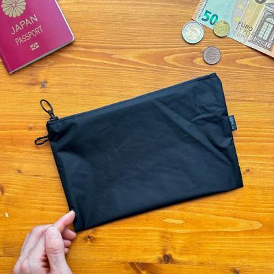 ふるさと納税 名古屋市 【黒】A6が入るとっても軽いナイロンフラットポーチ(マチなし)