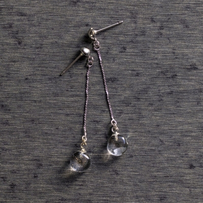 
                  ＜木曽発＞アップサイクルガラス アクセサリー cube-crystal【1721289】
                