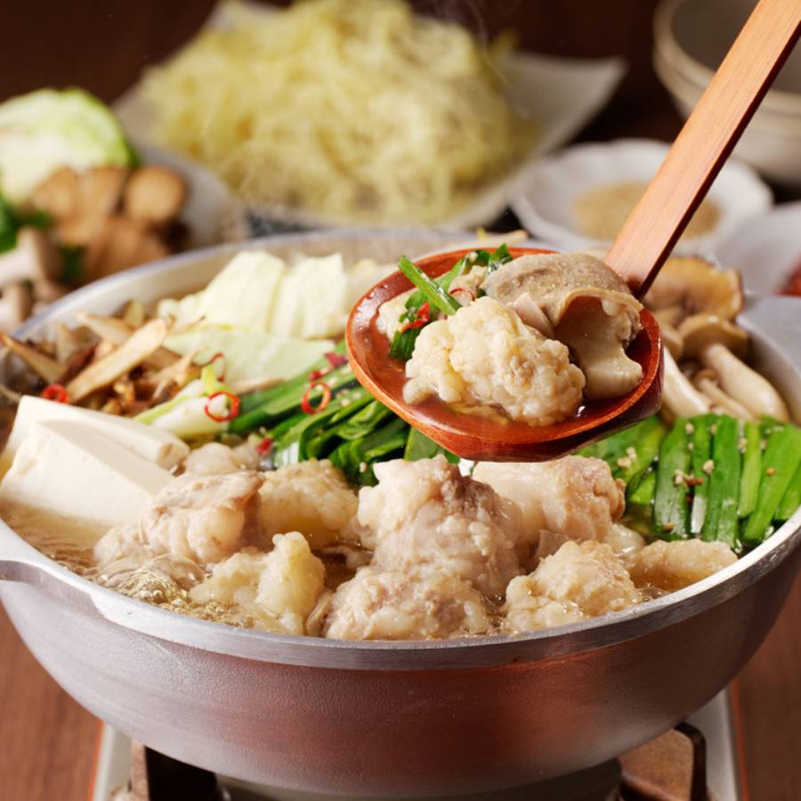 ＜山樹＞国産牛ホルモン「しょう油もつ鍋」ちゃんぽん麺付き2～3人前