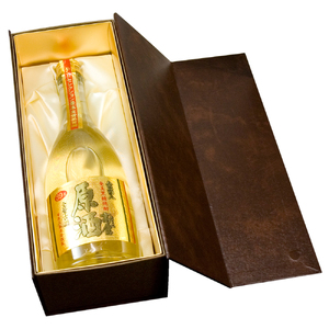 奄美大島酒造 黒糖焼酎 高倉原酒（金箔入り）39度 720ml A090-004 奄美 黒糖焼酎 高倉 金箔入り 米麹 黒糖 お酒 地酒 お祝い 贈答 ギフト 奄美大島酒造 樫樽 熟成 蒸留酒 本格焼