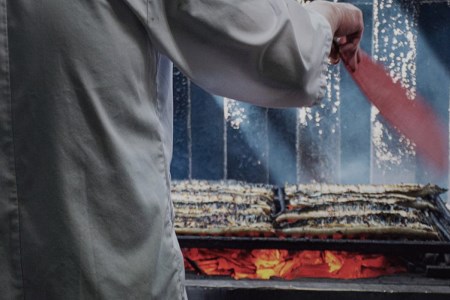 うなぎ ウナギ 鰻 蒲焼 国産 ふるさと納税 極上のうなぎ蒲焼 2尾（約200g×2） 創業100年以上続く老舗 紀州備長炭でじっくり焼き上げた専門店の味 （タレ・山椒付き）【skr002】