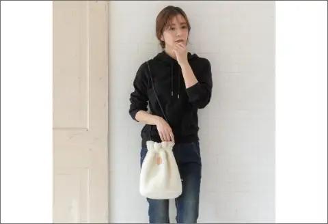 南フランスの大自然が育てた！メリノウールボア巾着バッグ