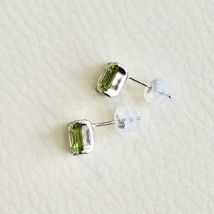 【ジュエリー】Pt900 プラチナ ペリドット 一粒石 ピアス スクエアカット 6mm 保証書付 IA-3179
