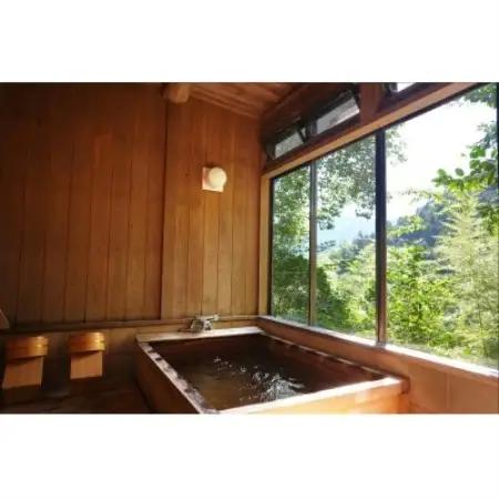 グランピングオーベルジュWOODLAND BOTHY 1泊2日宿泊利用券(1万円分)【1717573】