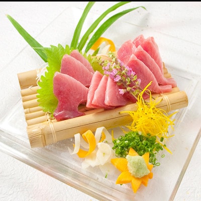 【お歳暮・のし付き】鹿籠豚(枕崎産黒豚)手作りハンバーグ&戻り鰹一本釣りかつお A3-140S【配送不可地域：離島】【1459801】