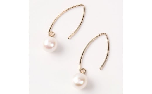 1026　K10YGあこや本真珠ピアス　マーキースフック  K10　イエローゴールド　あこや真珠あこや真珠 ピアス　伊勢志摩　アクセサリー　ジュエリー　フォーマル　カジュアル　ギフト　伊勢市　１０金　