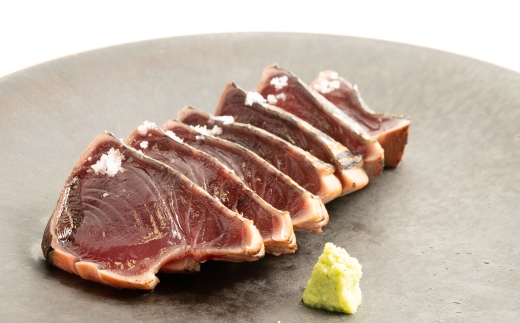 N114　一本釣り藁焼き戻り鰹たたき１Ｋｇ（藻塩入り）