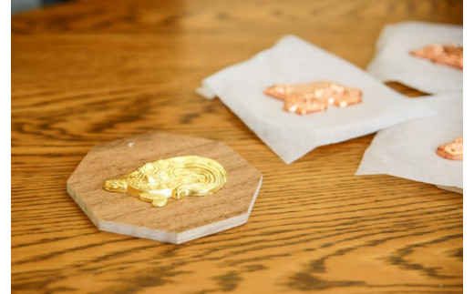 金箔押し 体験 工房 見学 2名 体験チケット 2時間 午後 予約制 職人 工房 見学 観光 彦根仏壇 伝統 工芸 金箔 夏休み 家族 友人 ペア チケット 体験券 滋賀 彦根