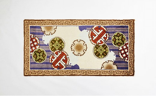 
            【鍋島緞通吉島家】鍋島緞通／手刺繍　縞に雪輪散らし線雷文
          