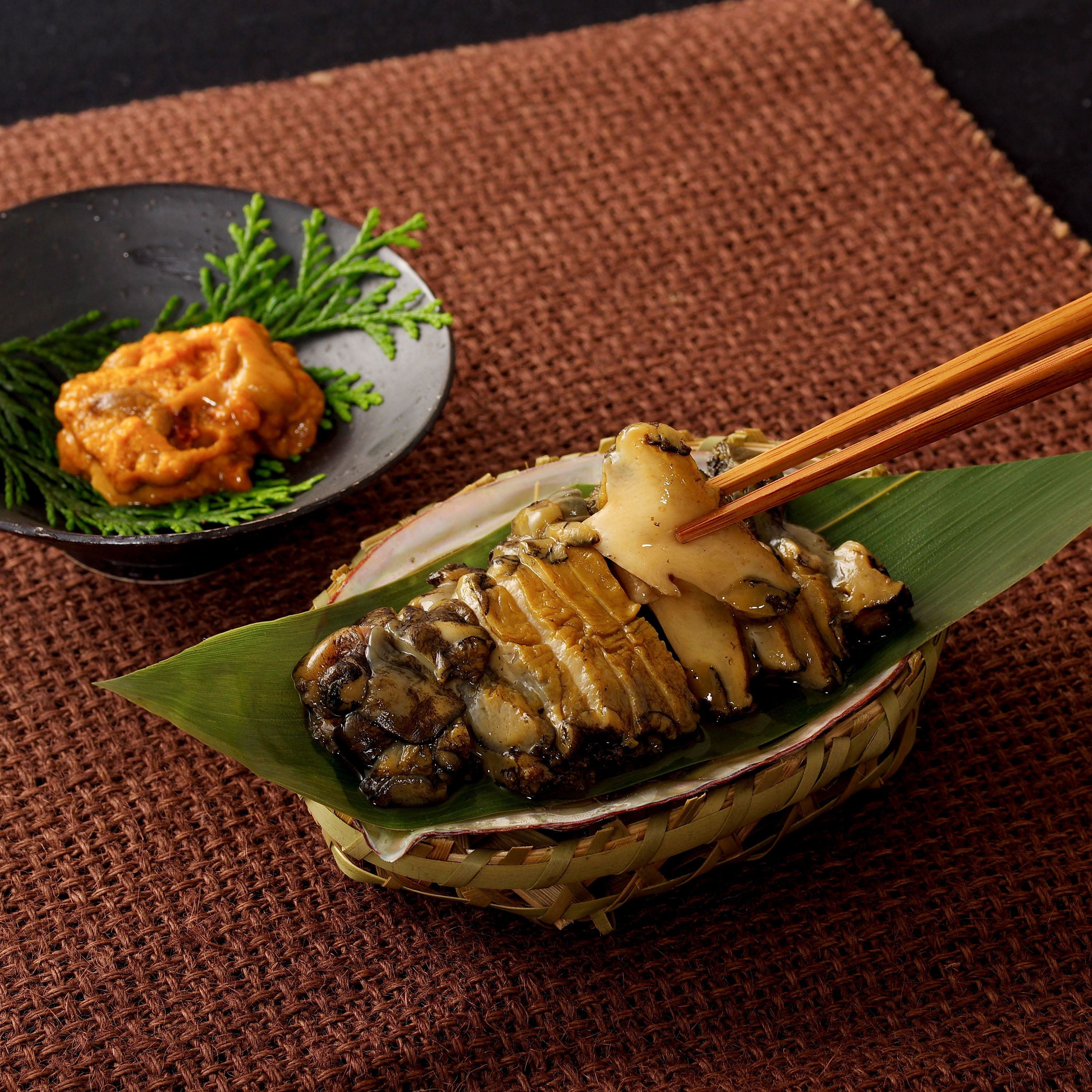 【ふるさと納税】天然黒あわびのくえだし柔らか煮(特大)と高島粒ウニ