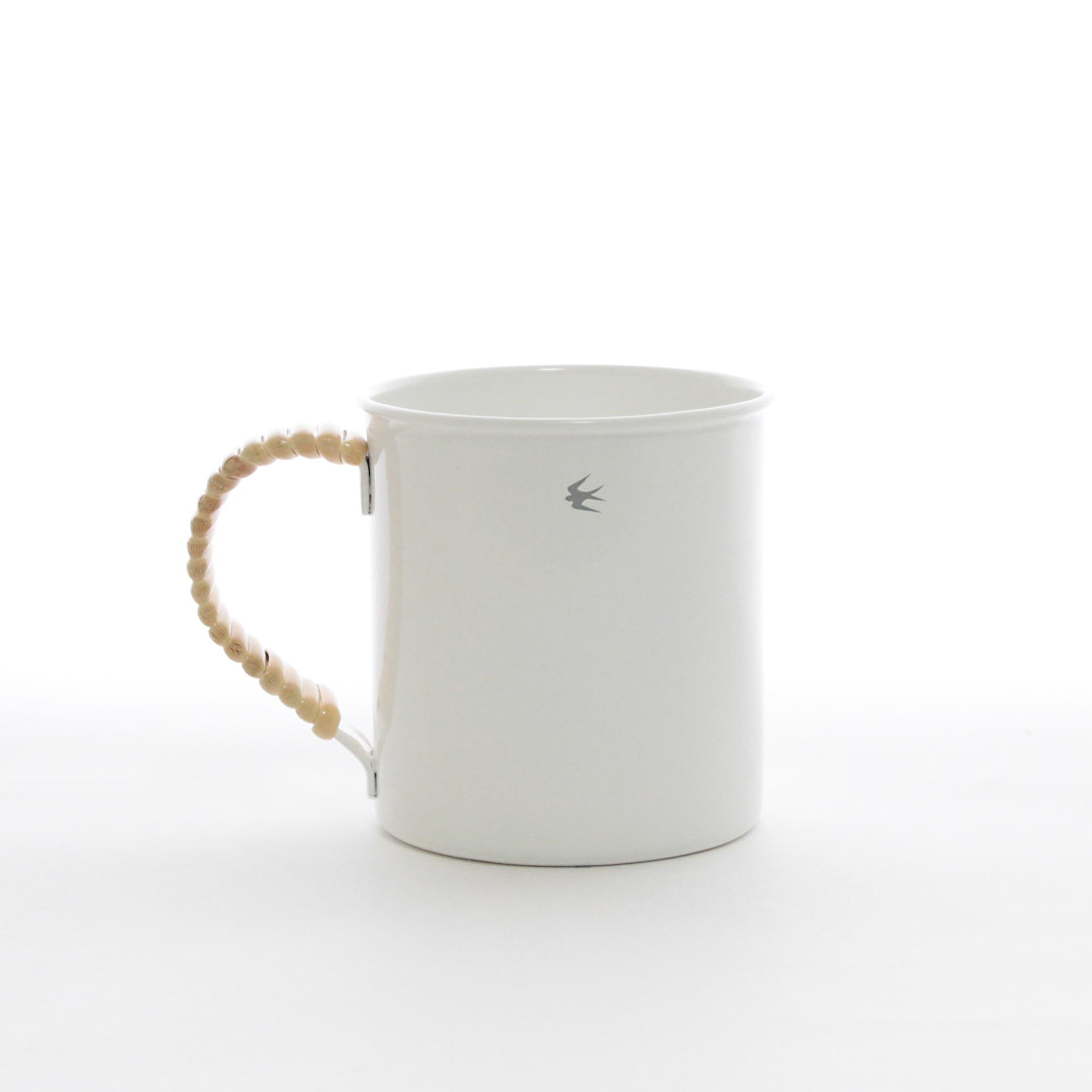
                  グローカルスタンダードプロダクツ TSUBAME RATTAN Mug Lサイズ 400ml ホワイト FC012011【 GLOCAL STANDARD PRODUCTS ツバメラタン マグカップ コップ タンブラー ステンレス 琺瑯 ホーロー 日本製 新潟県 燕市 燕三条 】
                