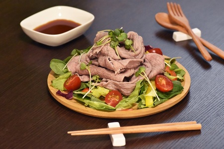 発送月指定OK！「山形村短角牛精肉3点計900gセット（冷蔵：肩ロース、赤身、バラ各300g）」いわて 山形村 短角牛 牛肉 牛 肩ロース 赤身 バラ スライス 焼肉 セット 国産飼料 100％ 希少 貴重 数量限定 人気 BBQ チルド パック