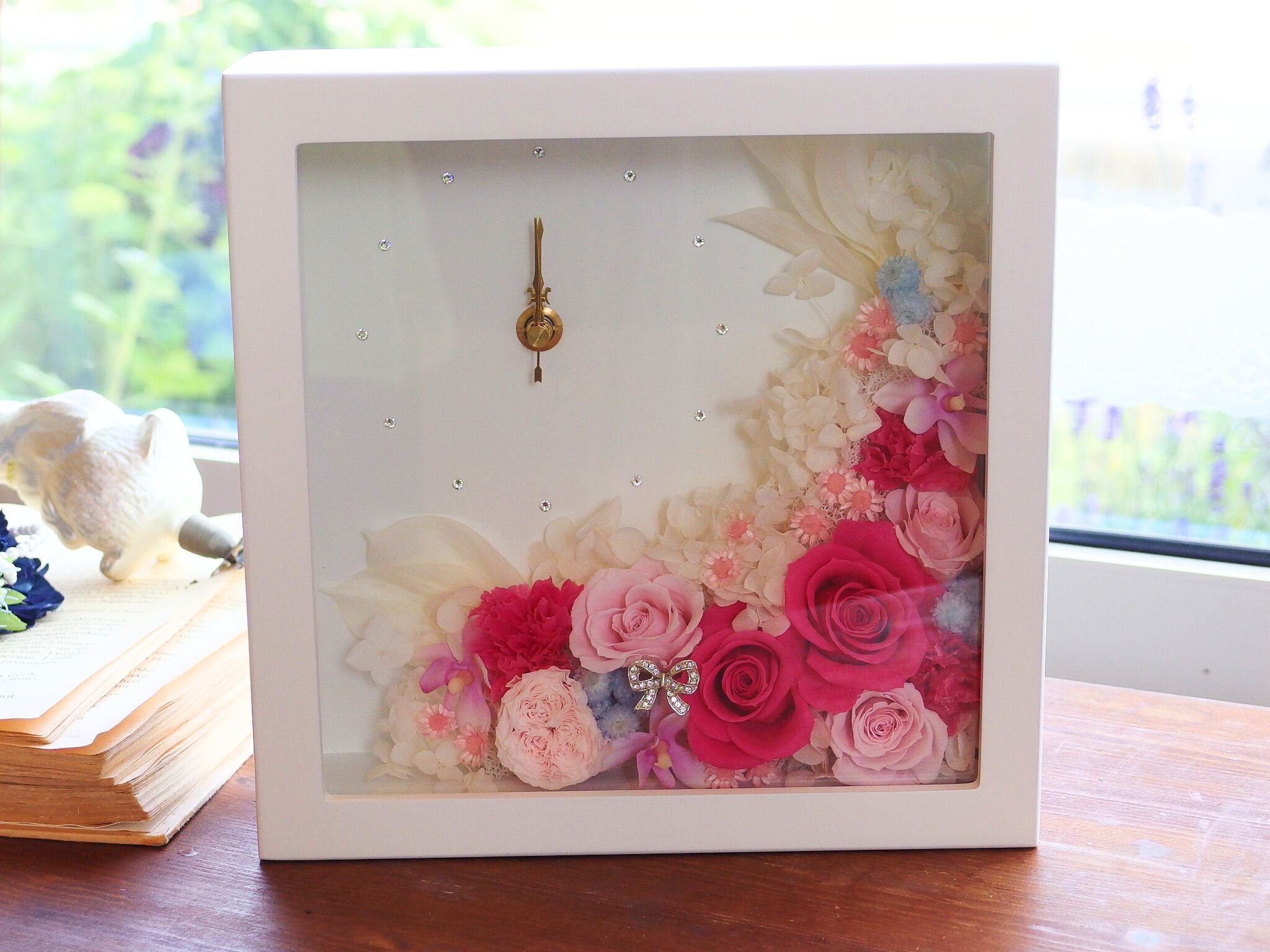 
                  花時計・煌めくスワロフスキービーズ ピンクローズ｜ 花 はな お花 フラワー 薔薇 バラ ローズ 時計 アレンジ ギフト プレゼント 贈り物 プリザーブドフラワー インテリア 雑貨 誕生日祝い 記念日 新築祝い 結婚祝い 長野県 松川村 信州
                