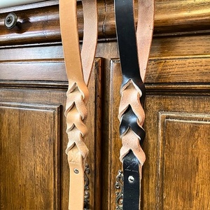 「25ｍｍ幅」極厚無垢ベンズの本革ショートリード 本革 ベンズ リード 犬 小型犬 中型犬 大型犬 カラー：黒