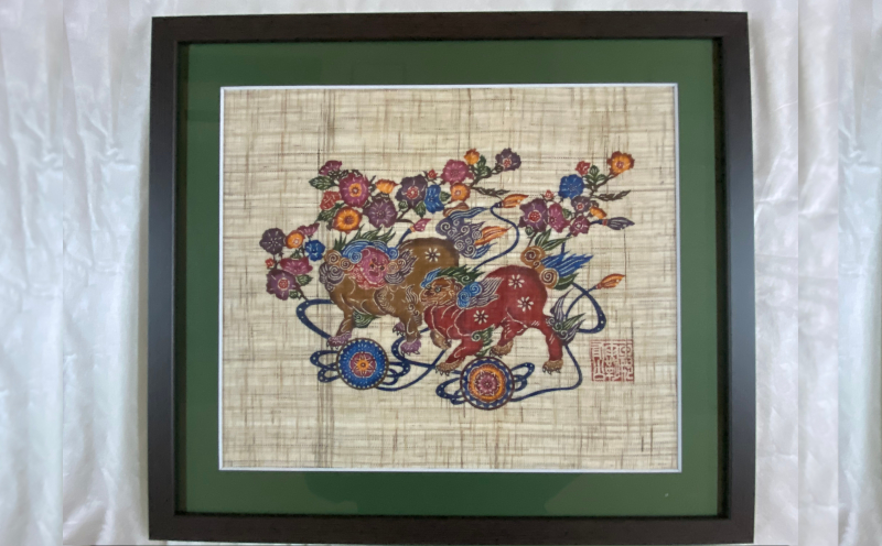 【玉那覇紅型工房】額装「二頭シーサー」 ☆ 伝統工芸品 玉那覇有公 琉球紅型 インテリア 読谷村 沖縄 人間国宝