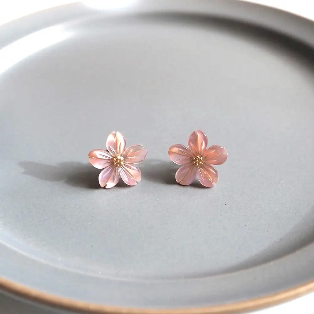 シェルのピアス 桜［ピンク］チタン製ピアス ハンドメイド No.040-08