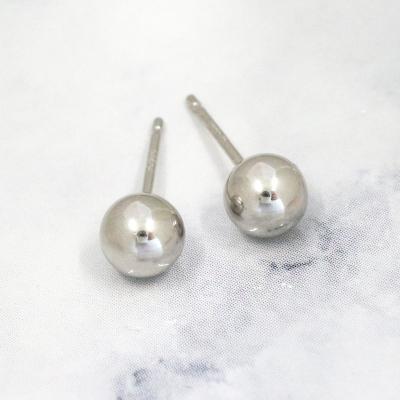 ふるさと納税 甲府市 甲府市発 PT900 丸玉ピアス 5mm プラチナ スタッド 定番 [PS-1105PT] |  | 01