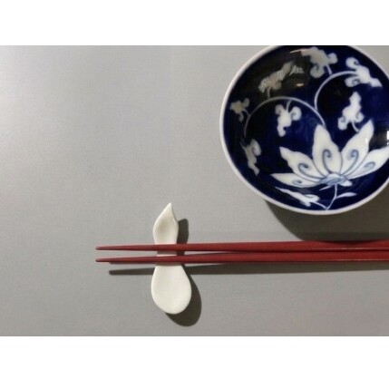 有田焼 安南唐草 俵小付 2客 / 箸置き 2個 計4点セット【泰山】食器 器 うつわ 和食器 醤油皿 豆皿 手描き 小鉢 ひさご 食洗機OK 電子レンジOK ey020_イメージ3