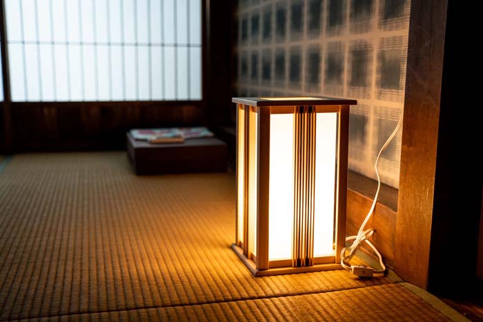 【ふるさと納税】 『光の木箱』和製ランプシェード　ヒノキ×黒檀 ／ ひのき 手作り 寝室 間接照明 インテリア 送料無料 埼玉県 特産 No.607