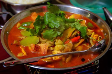 BG099本格 薬膳 火鍋 牛もつ鍋 8～10人前 & 自家製 明太子 80g×2 セット