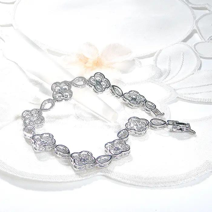 ブレスレット プラチナ Pt900 ダイヤモンド 4.5ct クローバー ドロップ モチーフ テニスブレスレット ゴージャス ダイヤモンドブレス ダイヤブレスレット 腕輪 四つ葉 豪華 レディース 【