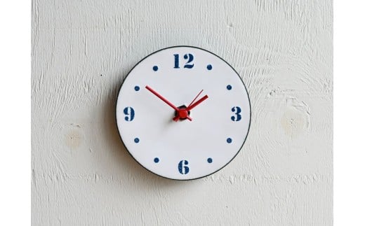 壁掛け時計 文字盤S 白地に青文字 | 時計 壁掛け 七宝 七宝焼き 装飾 インテリア シンプル シック デザイン 陶器 作家 電池付き アナログ クリスマス 入学祝い 結婚記念日 記念日 お祝い 誕生日 ギフト 作家 作品 手づくり Kenichi Kondo 埼玉県 北本市