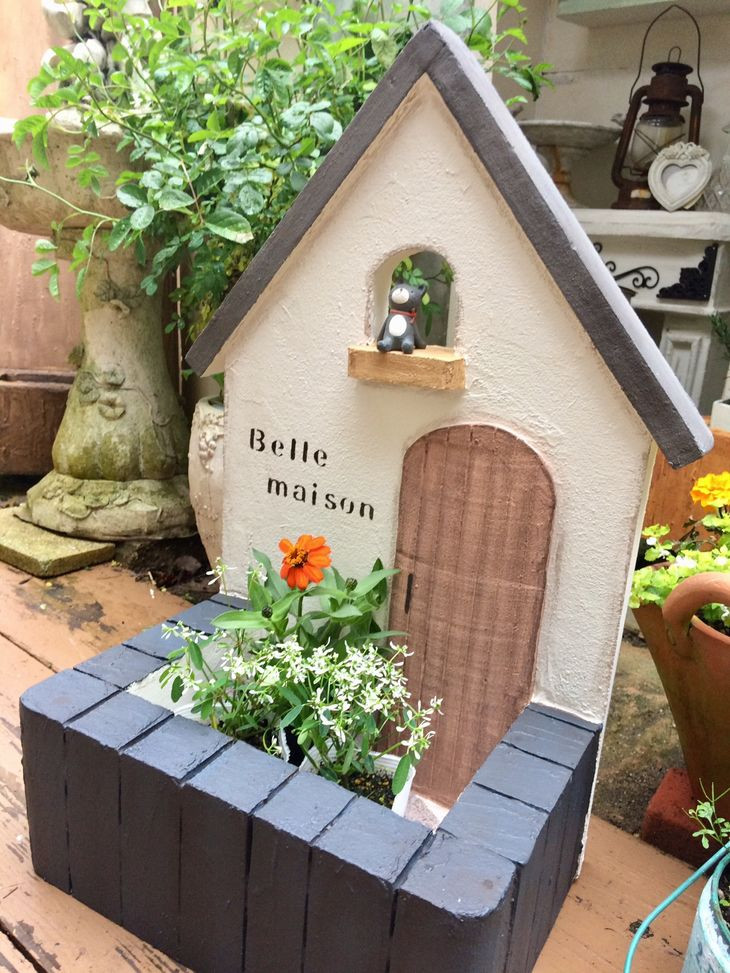 ＜Moon Rabbit＞三角屋根のお家プランター